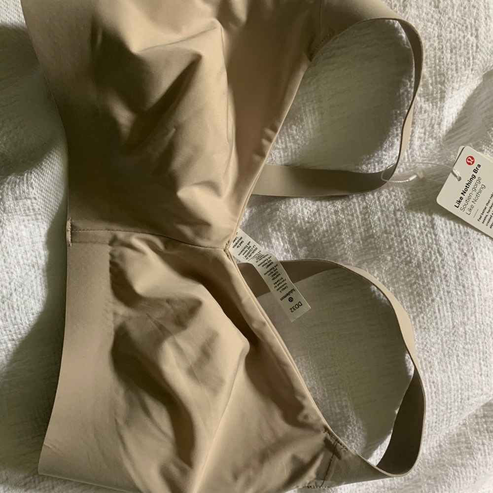 Lululemon, Like nothing bra